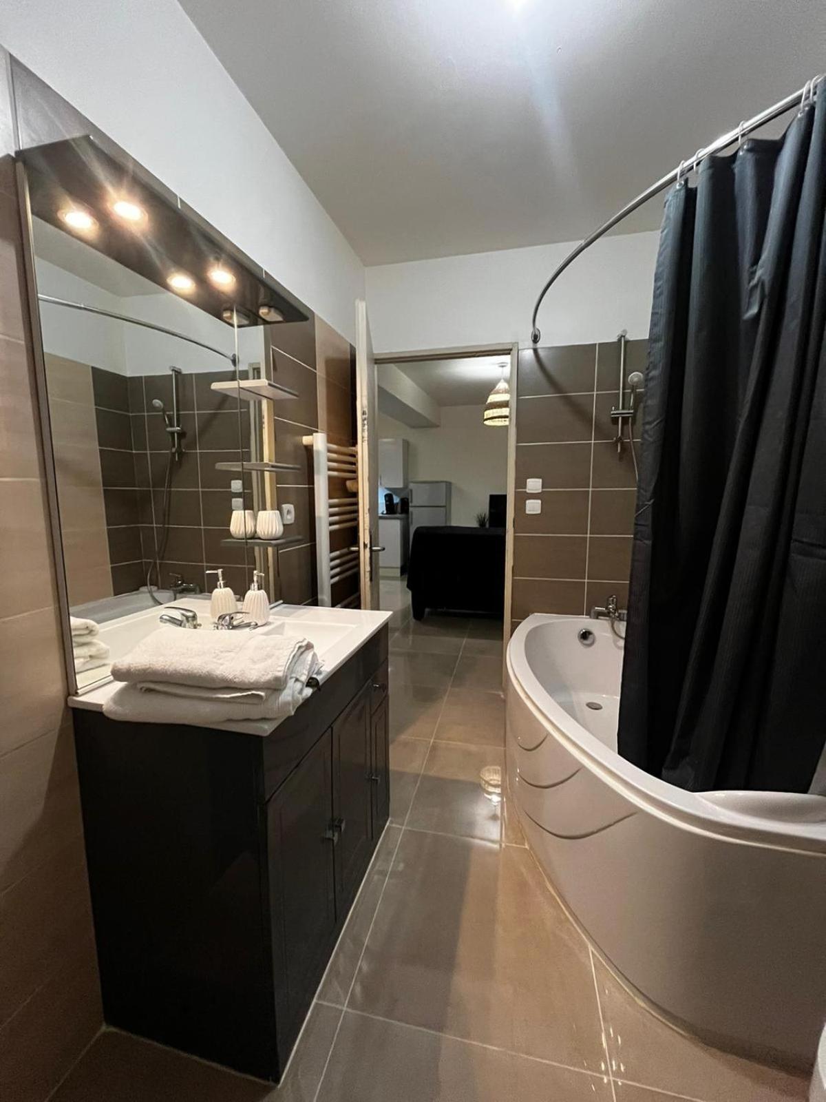 Appartement Des Carmes Nîmes Kültér fotó